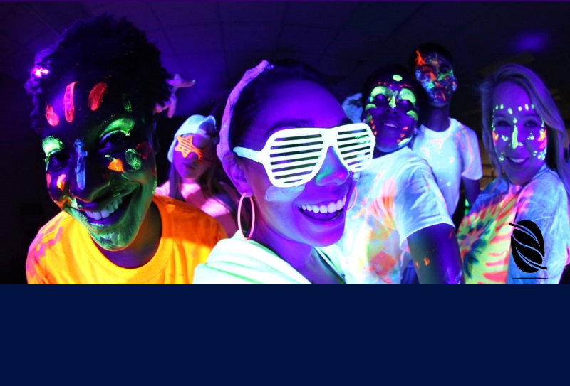 Bannière de la soirée « Fluo Party » de l'ABU